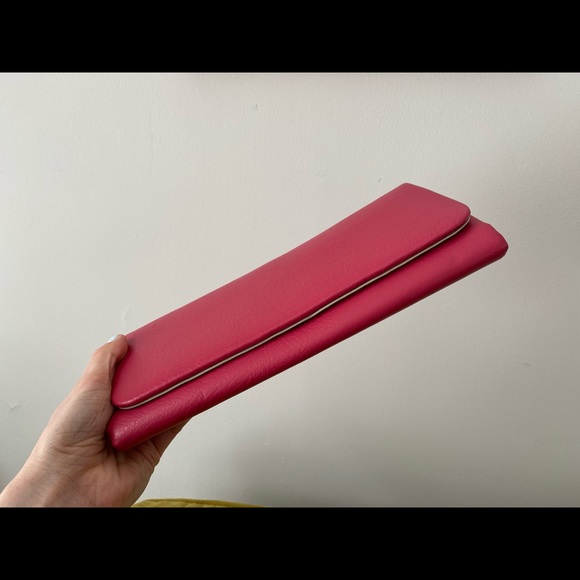 Pink Clutch - Picture 4 of 4